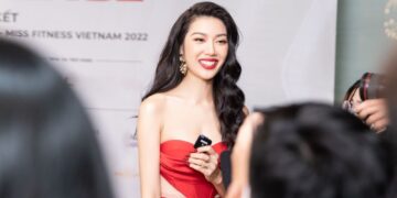 Á hậu Thúy Vân được nhà chồng ủng hộ hết lòng khi làm giám khảo 