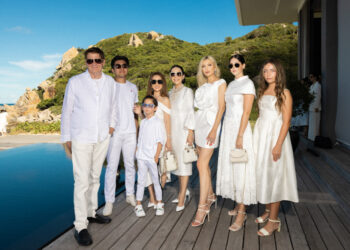 Giới siêu giàu mặc gì trong show SIXDO của Đỗ Mạnh Cường?