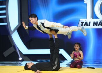 CẬU BÉ 11 TUỔI MANG ĐẾN  ĐIỆU MÚA KHÈN TỪ BẮC KẠN LÀM XIÊU LÒNG TRẤN THÀNH