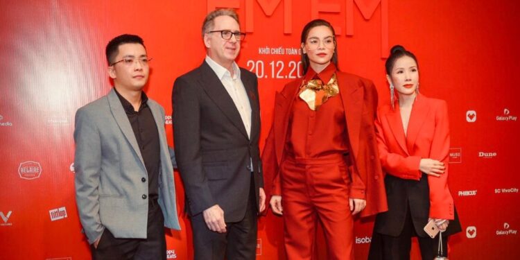 NHÀ SẢN XUẤT “CHỊ CHỊ EM EM 2” HÀO HỨNG VỀ THÔNG ĐIỆP NỮ QUYỀN CÓ “1-0-2” TRÊN MÀN ẢNH RỘNG