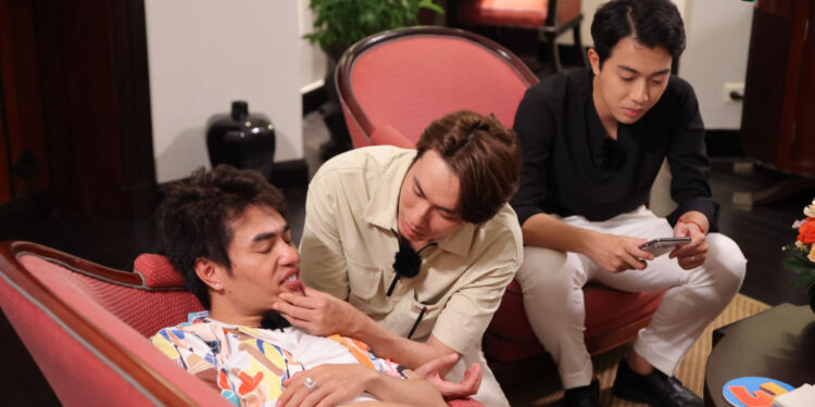 Ban nhạc “2 Ngày 1 Đêm” chơi Nhã Nhạc theo cách của mình