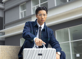 Thiên Minh, Tôn Kim Lâm, Tim Phạm hóa điệp viên siêu hạng cùng vali Tumi Bullet Train