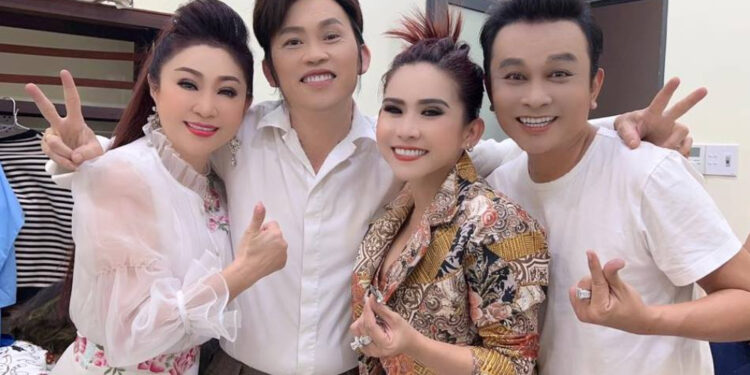 Hơn 20 ngàn khán giả miền Trung ủng hộ Đoàn cải lương Huỳnh Long mỗi đêm diễn