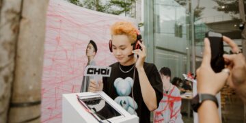 Karik xuất hiện bất ngờ tại sự kiện nghe thử ca khúc mới, hội ngộ học trò Rap Việt