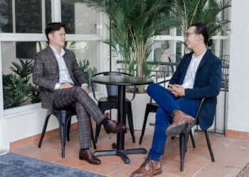 “Phù thủy màu sắc” đứng sau loạt MV của Tóc Tiên, Hiền Hồ, Trúc Nhân,… chia sẻ về việc “biến ngày thành đêm”