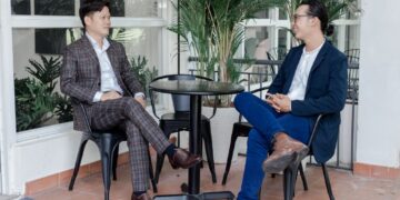 “Phù thủy màu sắc” đứng sau loạt MV của Tóc Tiên, Hiền Hồ, Trúc Nhân,… chia sẻ về việc “biến ngày thành đêm”