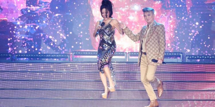 Live Concert The Portrait: Mãn nhãn trước đại tiệc âm nhạc giao thoa công nghệ mapping 3D của Đàm Vĩnh Hưng