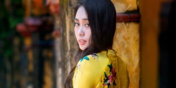 Hoa hậu Ban Mai là “nàng thơ” của BST “Áo hoa”