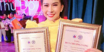 Bình Tinh: “Chiếc Huy chương vàng lần này tôi tiếp tục dành cho Ba Mẹ và gia tộc Huỳnh Long”