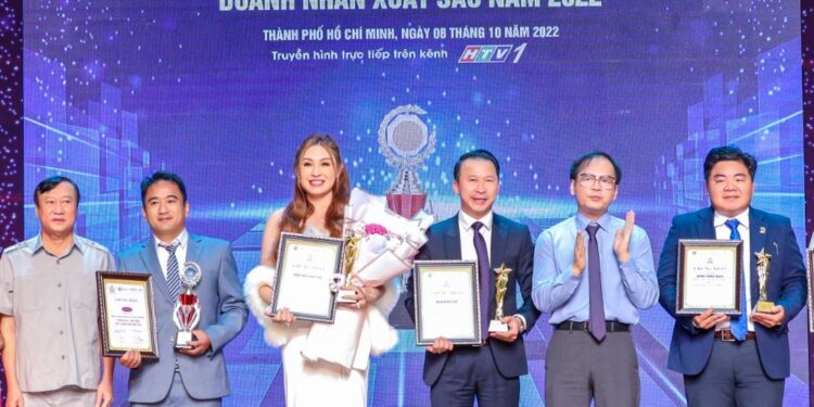 CEO – Á HẬU THANH NHÃ VINH DỰ ĐƯỢC TÔN VINH TOP 10 DOANH NHÂN XUẤT SẮC 2022