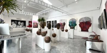 Color Secret- Bí ẩn của sắc màu: Cuộc hội ngộ độc đáo của NS Hà Hùng Dũng và Vichit Nongnual