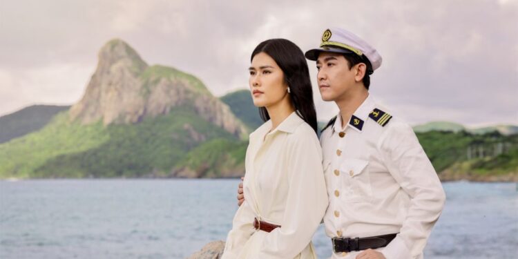 Phúc Anh khoe giọng hát đầy cảm xúc trong sản phẩm tự sáng tác “Tháng 13”, đóng cặp cùng Hứa Vĩ Văn.