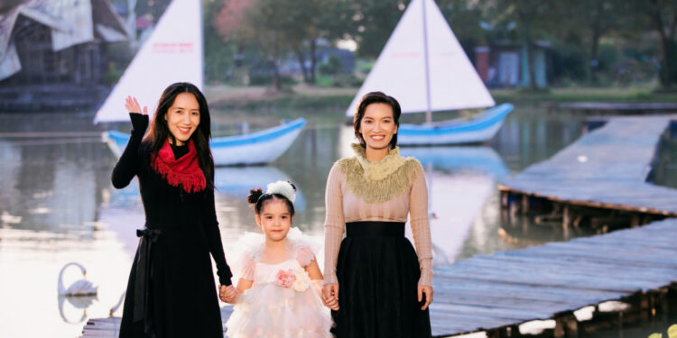 Xuân Lan khai mạc tuần lễ thời trang Destination Runway Fashion Week