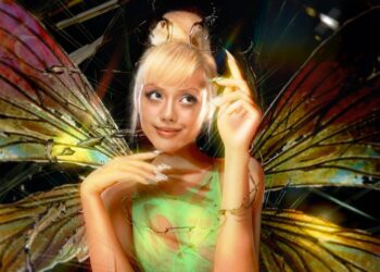 Hoá thân thành nàng tiên Tinker Bell huyền ảo, Khánh Linh đầu tư luôn hiệu ứng 3D để chiều lòng fan