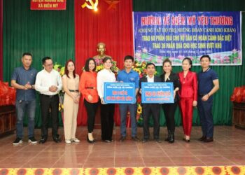 Hoa hậu Doanh nhân Toàn năng châu Á mang yêu thương về với bà con và học sinh nghèo tại Hà Tĩnh