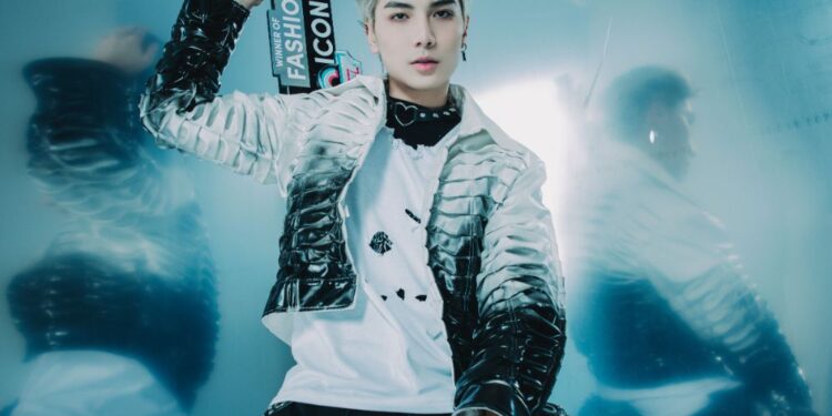 Quán quân “Fashup 2022 by Tiktok” Mikelei đầy thời trang trong bộ ảnh ăn mừng chiến thắng 