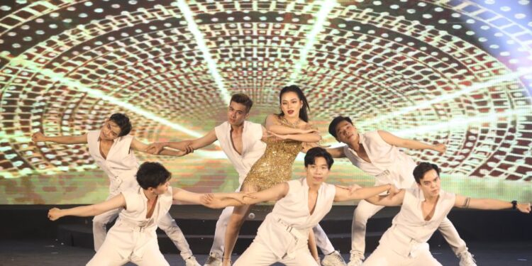 Thanh Giang bùng nổ trong Đêm Chung Kết Hoa Khôi Nam Bộ 2022