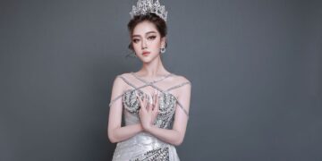 Trang phục dạ hội của NTK Brian Võ cùng Nguyễn Vũ Thoại Nghi lộng lẫy đến Mỹ