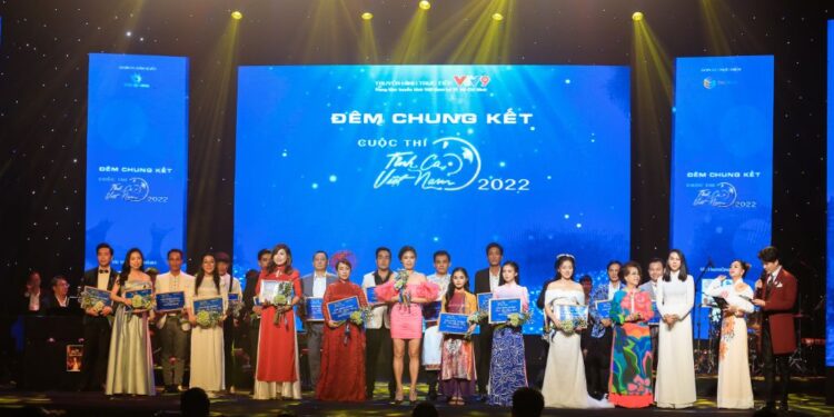 Ngô Tuấn Khanh xuất sắc đăng quang Quán quân Tình Ca Việt Nam 2022