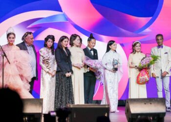 ‘Ca sĩ tỉ phú’ Hà Phương khoe sắc bên cạnh nam tài tử Ngô Ngạn Tổ và ngôi sao võ thuật Andy Cheng