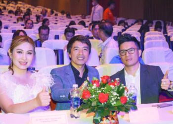 Tập đoàn Kim Long Thành Công đại diện ký kết trao tặng 500 triệu xây nhà tình thương