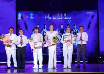 Đêm nhạc “Mái ấm tình thương’’- Nơi tình người được san sẻ