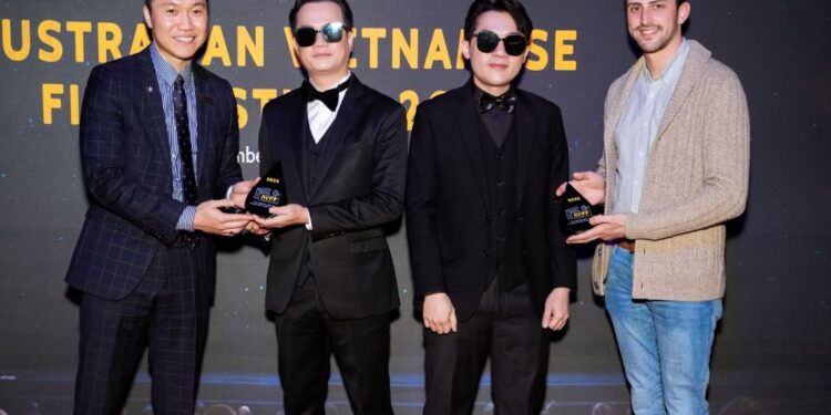 CÔ GÁI TỪ QUÁ KHỨ TỔ CHỨC PREMIERE TẠI ÚC, NHIỀU DIỄN VIÊN VÀ NHÀ LÀM PHIM ĐẾN CHÚC MỪNG