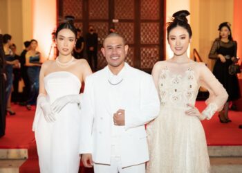 Hoa hậu Ban Mai trình diễn thiết kế của NTK Tuyết Lê