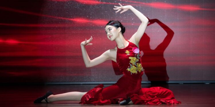 3 thí sinh Hoa hậu Việt Nam lọt top ‘Người đẹp tài năng’ với màn trình diễn ấn tượng