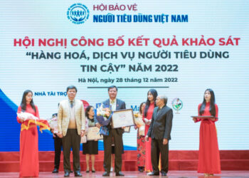 Công ty Cổ phần Việt Nam Kỹ nghệ Súc sản vinh dự đón nhận danh hiệu Top 50 – Hàng Hóa, Dịch Vụ Người Tiêu Dùng Tin Cậy