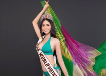 Hoa hậu Quý bà Việt Nam 2022 Nguyễn Thị Bích Hạnh gợi cảm với bikini