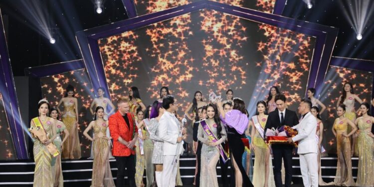 Nữ sinh Nghệ An đăng quang Hoa hậu Việt Nam Thời đại 2022