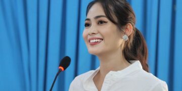 Hoa hậu Qúy bà Việt Nam Bích Hạnh mang yêu thương về với bà con nghèo Ninh Thuận