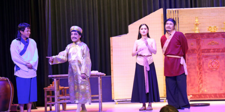 HOÀI LINH, MINH NHÍ LĂN XẢ VÌ VAI DIỄN MỚI