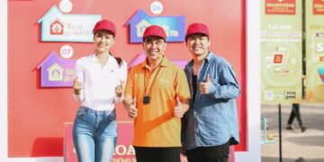 Thái Thị Hoa nhớ về tuổi thơ khó khăn, từng tự ti vì không có quần áo đẹp để mặc