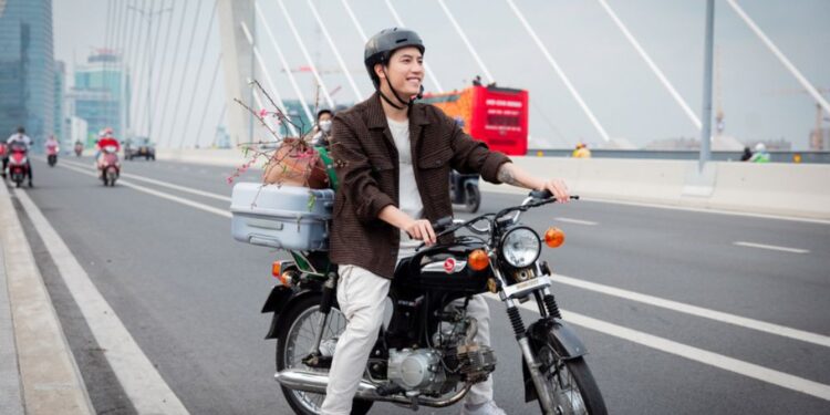 Anh Tú ra mắt MV nhiều cảm xúc và ý nghĩa cho mùa Tết