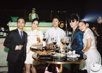 Nathan Lee “hỏi tội” nhạc sĩ Nguyễn Văn Chung đầy hài hước!