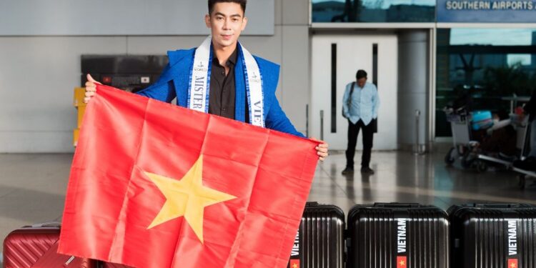 Phùng Phước Thịnh lên đường dự thi Nam vương Du lịch Thế giới 2022
