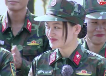 Trang Hý bị Võ Hoàng Yến đề nghị “Tém lại” trước chàng quân nhân hợp tuổi