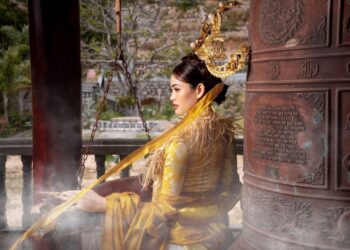 Hoa hậu Bích Hạnh yêu kiều, lộng lẫy trong bộ ảnh năm mới   