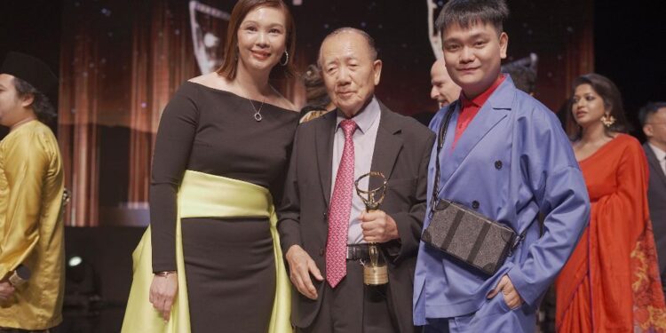 Trịnh Tú Trung sang Thái Lan đóng phim cùng dàn diễn viên đình đám