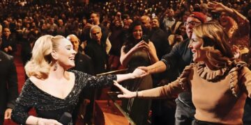 Lần đầu tiên Adele diện một thiết kế đến từ Á Đông, và đó chính là CÔNG TRÍ!