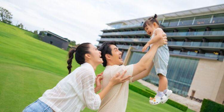 Đông Nhi – Ông Cao Thắng tung MV kỷ niệm 14 năm yêu nhau nhân dịp Valentine