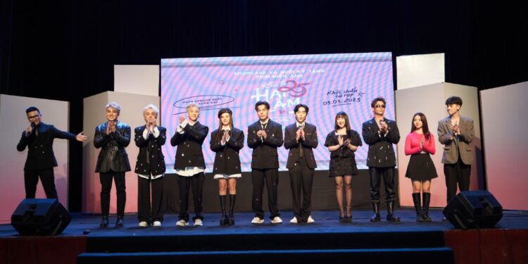 “KHI TA HAI LĂM” TRÌNH LÀNG TRAILER VỪA HÀI HƯỚC, VỪA GÂY TÒ MÒ VỚI CHỦ ĐỀ ĐÀO TẠO BOYBAND ĐẦU TIÊN TẠI VIỆT NAM