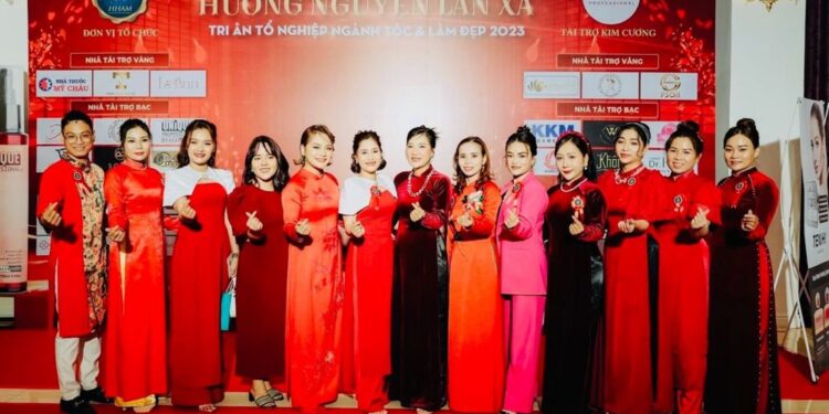 1.000 người thành kính dâng hương tri ân Tổ nghiệp nghề tóc và làm đẹp năm 2023