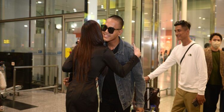 Hoa hậu Phan Kim Oanh ra tận sân bay đón Chủ tịch Mrs Grand International