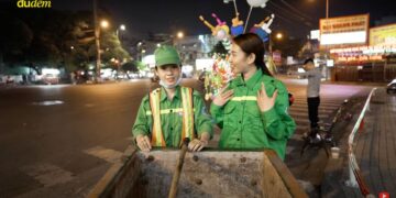 Thùy Tiên chật vật làm lao công, giật mình khi bị ném rác vào người