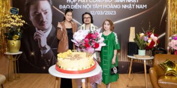 KHOẢNH KHẮC XÚC ĐỘNG TRONG NGÀY SINH NHẬT CỦA ĐẠO DIỄN HOÀNG NHẬT NAM   