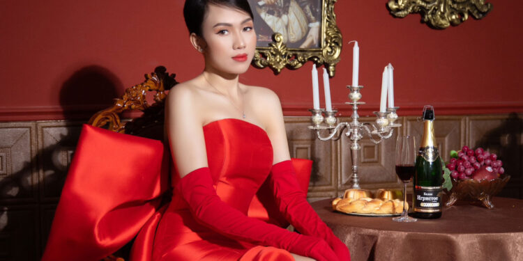 Á hậu Đức Hạnh chuẩn bị đến với đấu trường sắc đẹp thế giới