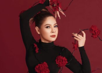 Thanh Thảo kết đầy hoa trong bộ hình đón tuổi mới